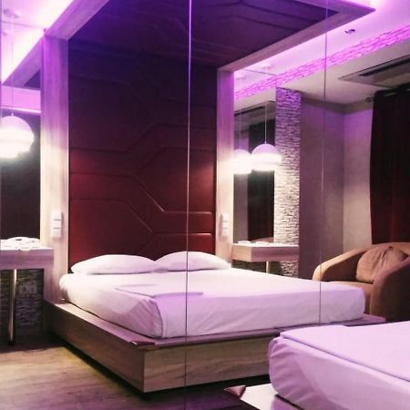 Carol Hotel 피레아스 외부 사진