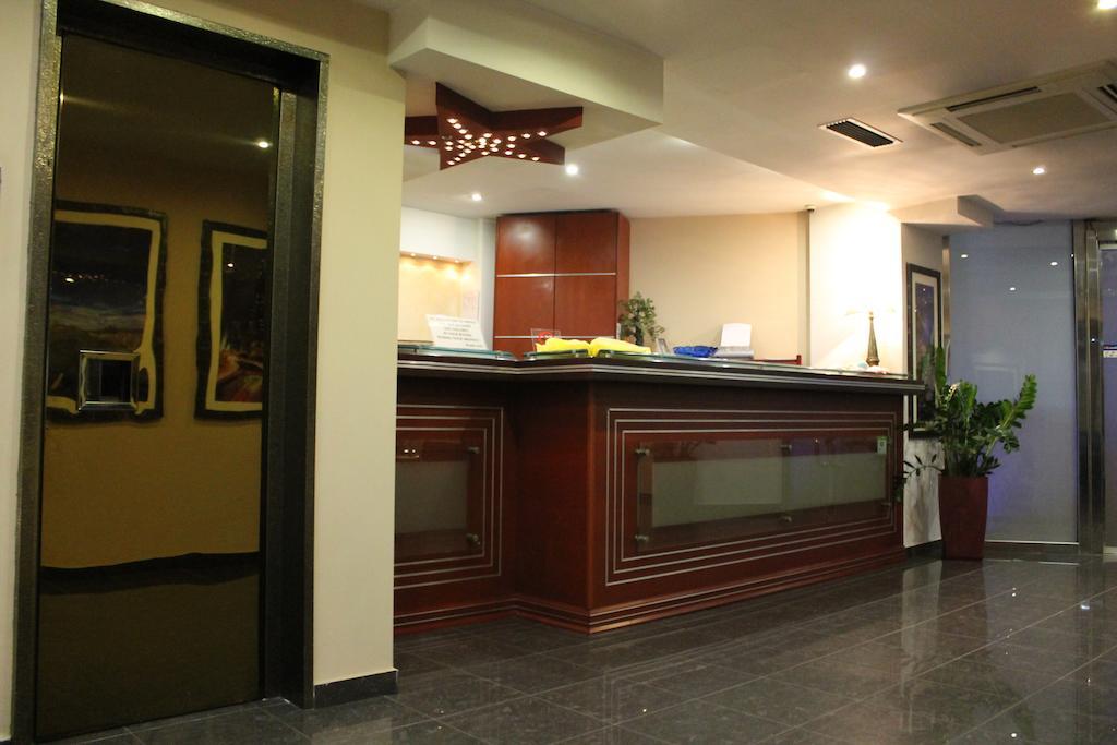 Carol Hotel 피레아스 외부 사진